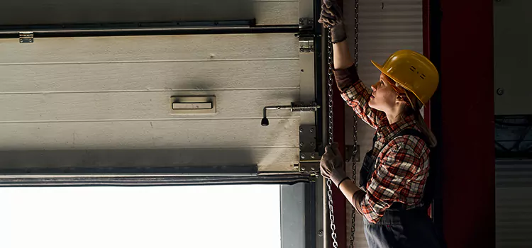 Addressing Common Garage Door Stoppage Issues in Missouri City, TX
